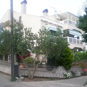 & Diana Pakoštane